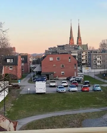 Apartment Stor & Moderne I Kanten Av Sentrum Skien