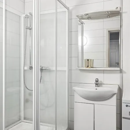 Stor & Moderne I Kanten Av Sentrum Lejlighed