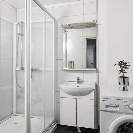 Apartment Stor & Moderne I Kanten Av Sentrum