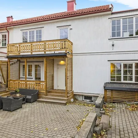 Stor & Moderne I Kanten Av Sentrum *